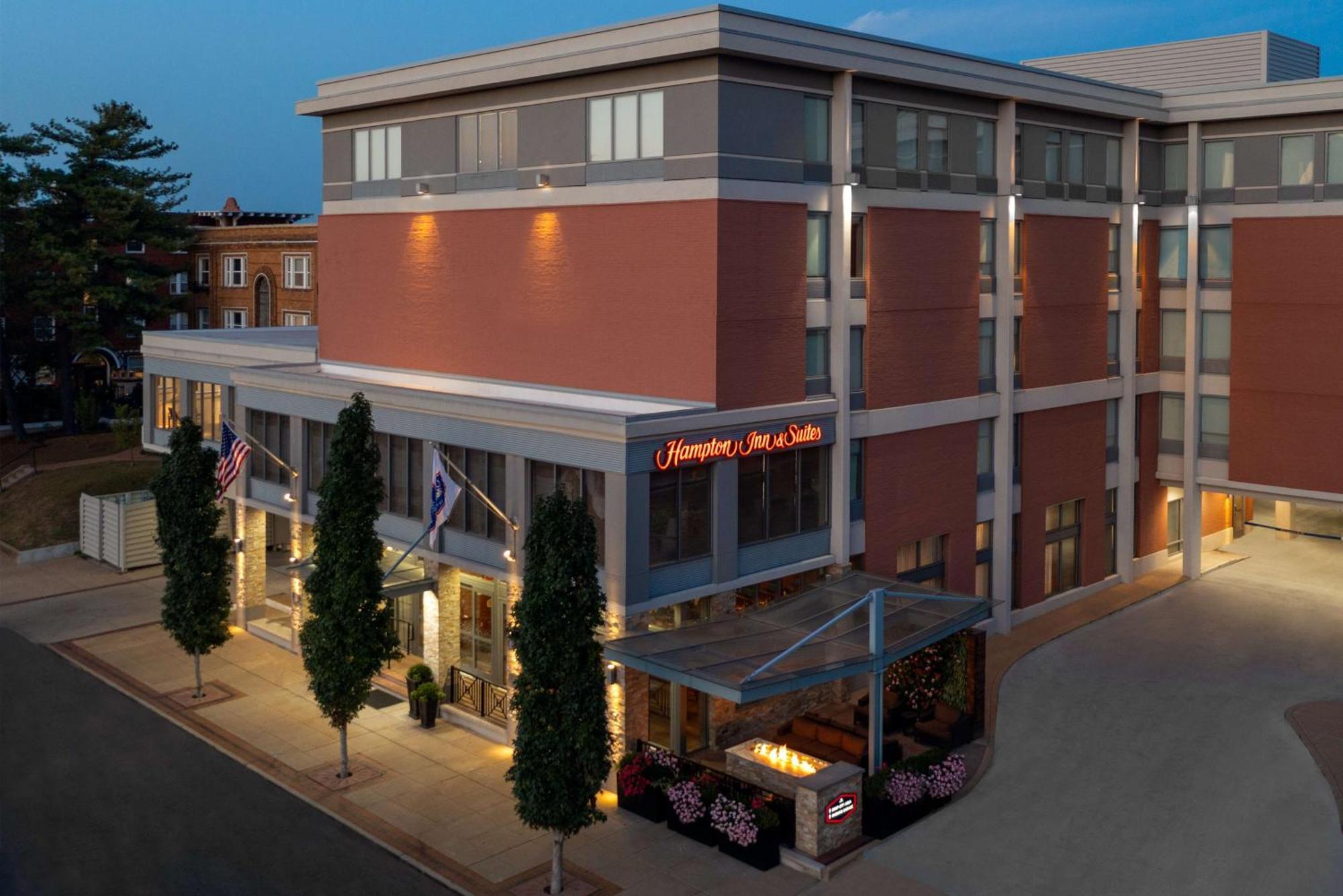 Hampton Inn And Suites Clayton/St. Louis-Galleria Area Екстер'єр фото